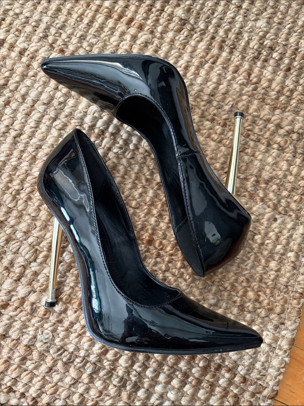 Fashion Nova Black Patent Pointed Stiletto Pumps with Gold Heel